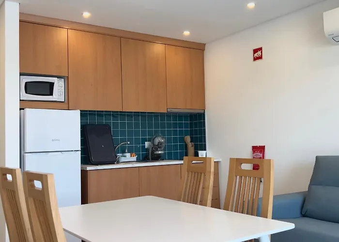 School Motorhome Park * Ovoa