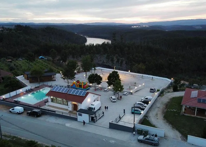 בית נופש School Motorhome Park